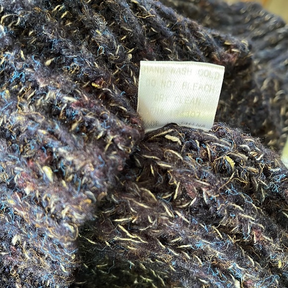 Lumiere, L, crop boxy cut,navy,off shoulder sleeves,acrylic/poly,casual EUC - Picture 4 of 9